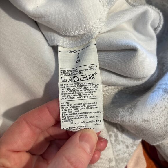 Old Navy Active Dynamic Fleece Pullover Hoodie S Small White Tan Design EUC - Picture 6 of 6